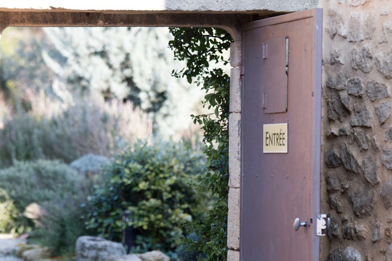 Mas De La Rivoire B&B Villevieille Luaran gambar
